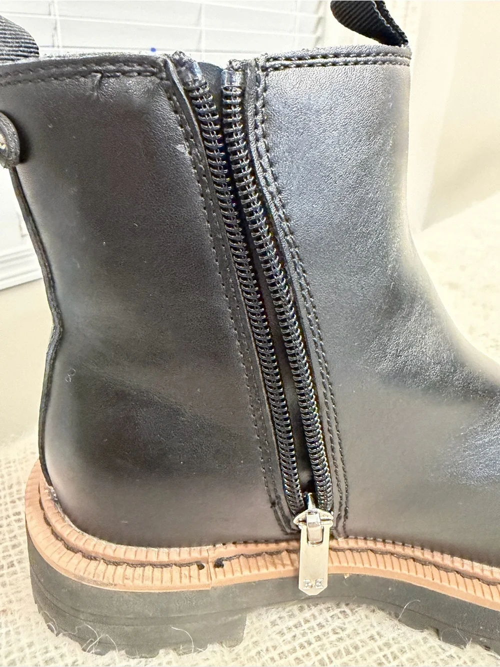 Sam Edelman KIDS' LAGUNA black CHELSEA BOOT size 1